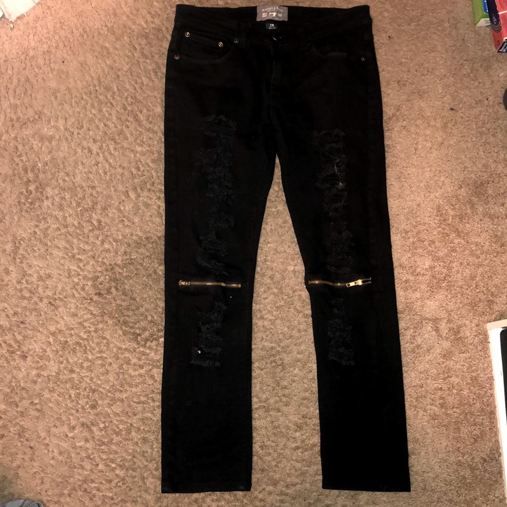 Ripped skinny jeans
